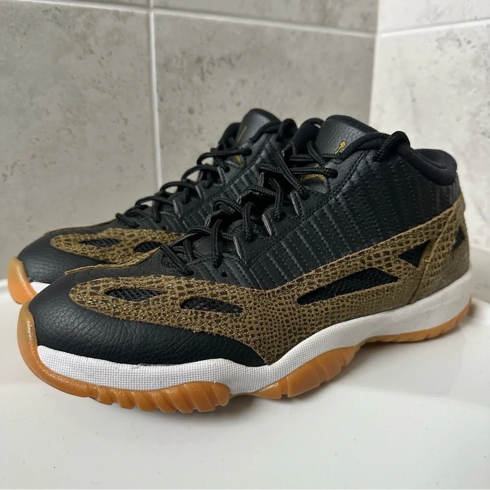 Nike Air Jordan Retro 11 XI IE Sneaker Size 11 Men